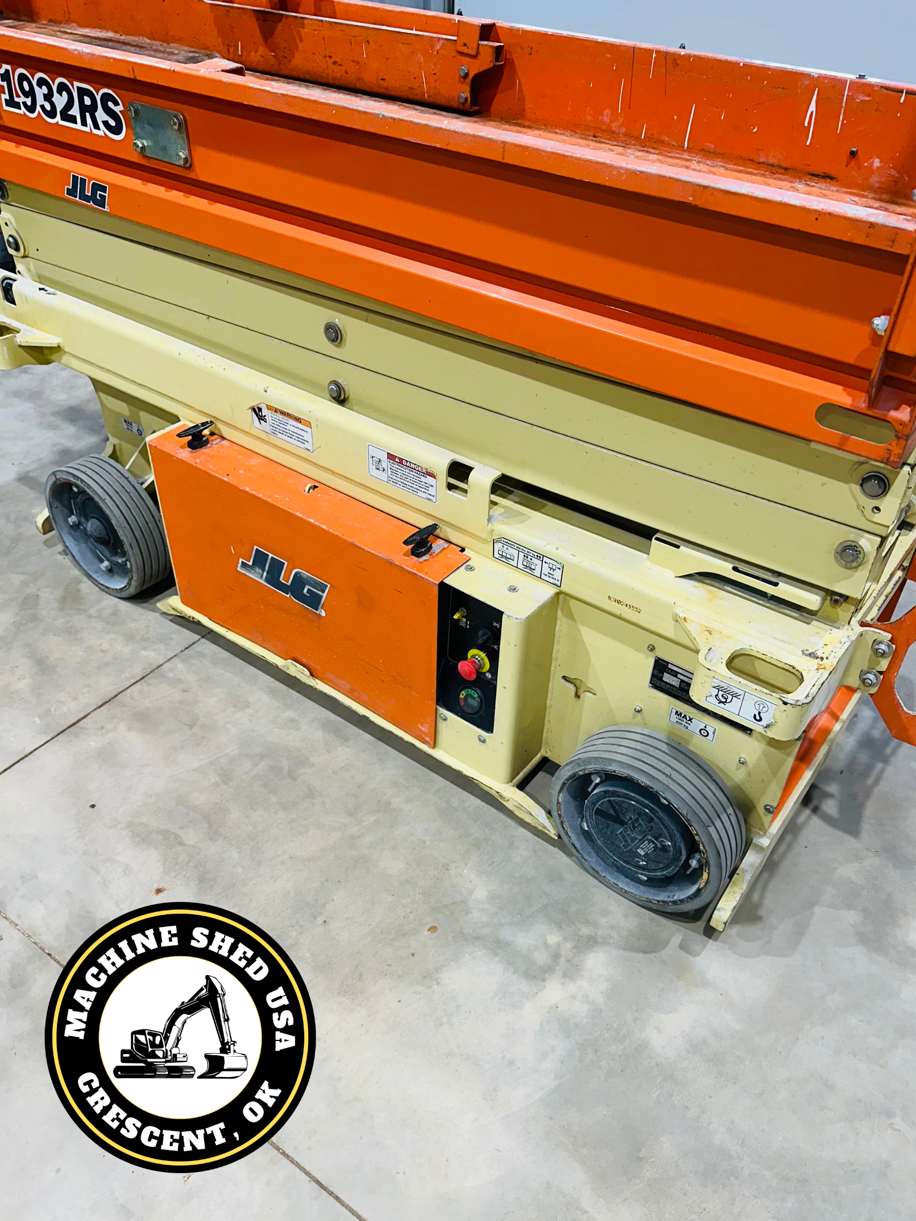 SOLD-2015 JLG 1932 Scissor Liftt