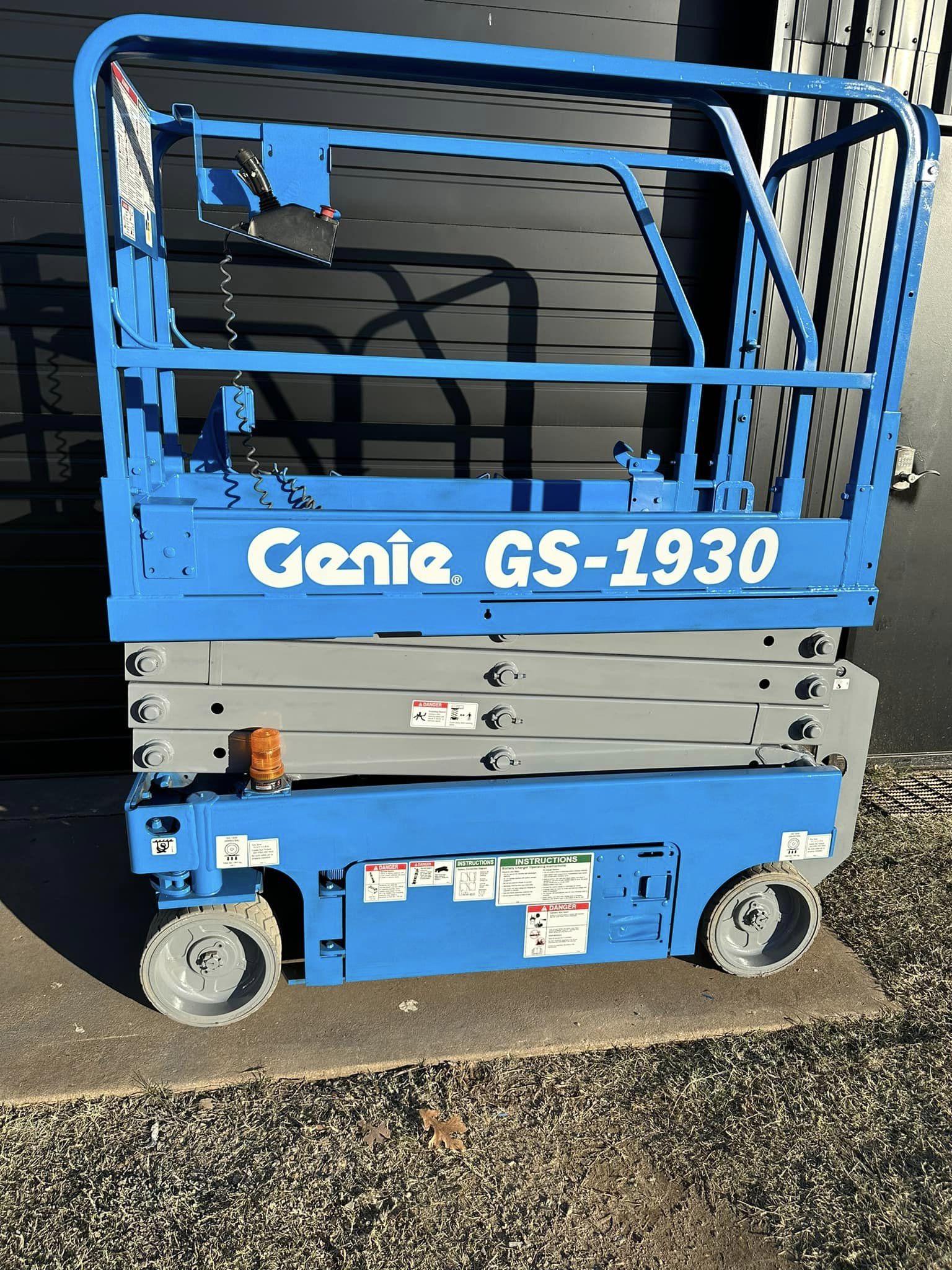 SOLD-2014 Genie GS-1930 Scissor Lift