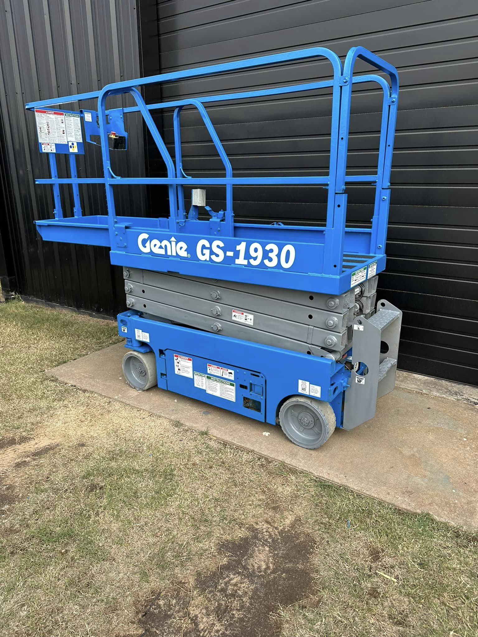 SOLD-2015 Genie GS-1930 Scissor Lift